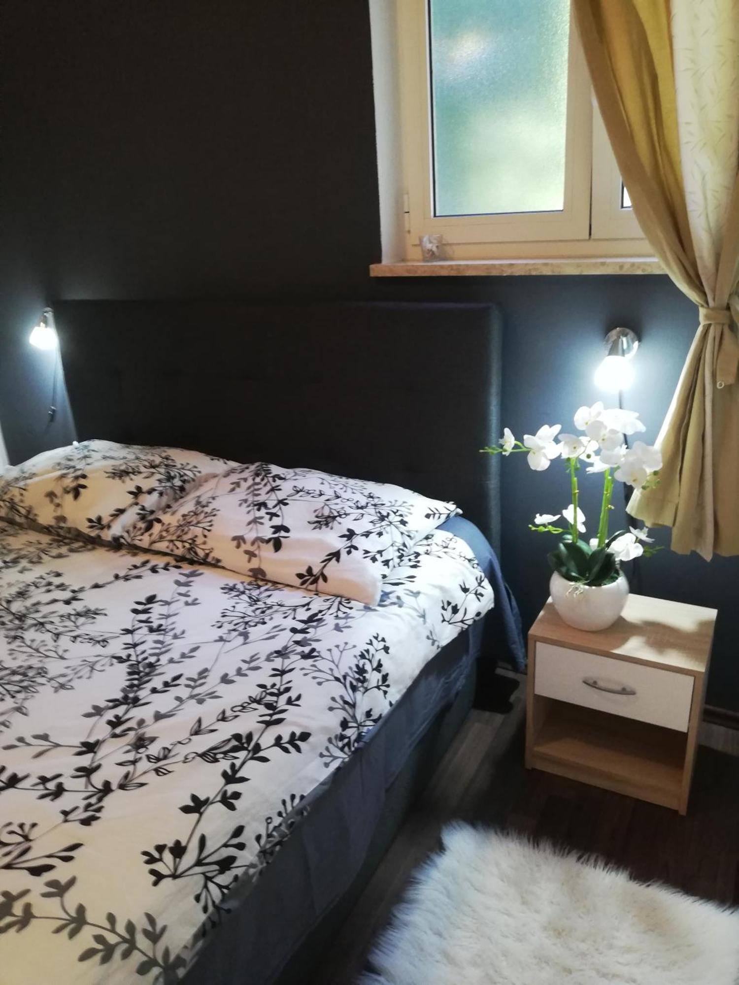 Apartments Poretti For 2,In Center Parking Free In The Yard,6 Min Beach Walk Rovinj Extérieur photo
