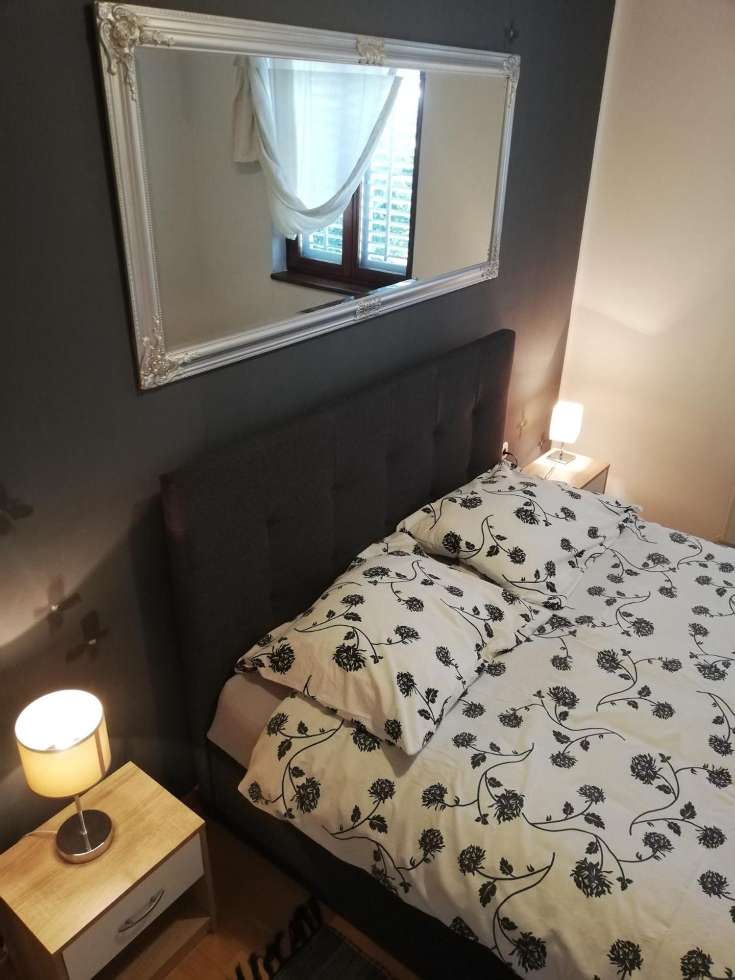 Apartments Poretti For 2,In Center Parking Free In The Yard,6 Min Beach Walk Rovinj Extérieur photo