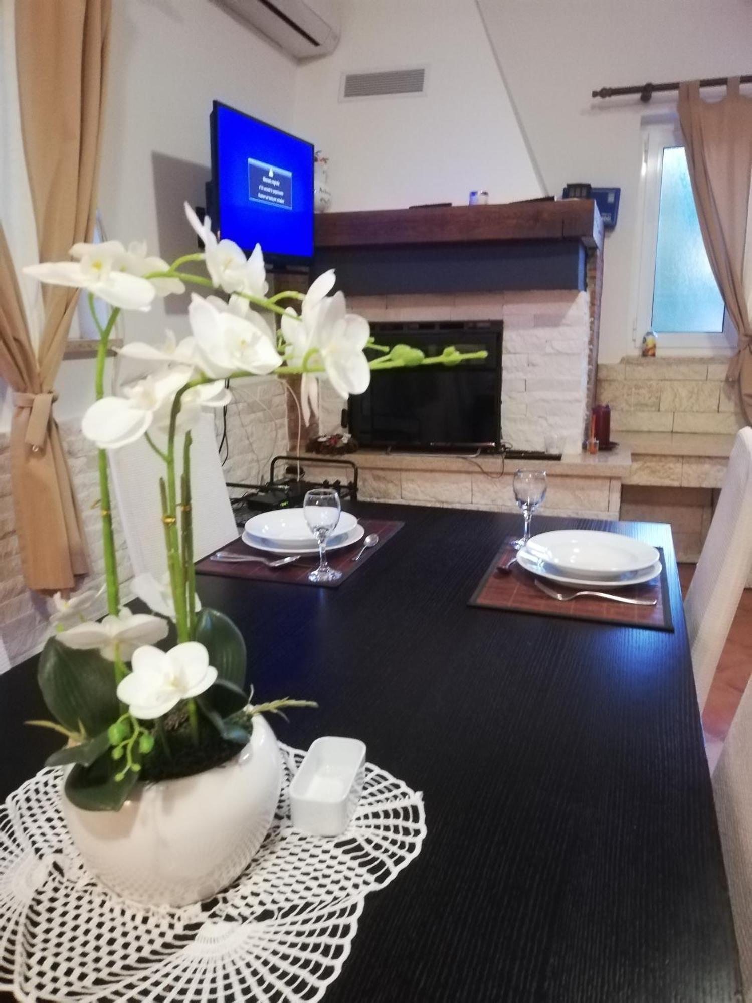 Apartments Poretti For 2,In Center Parking Free In The Yard,6 Min Beach Walk Rovinj Extérieur photo
